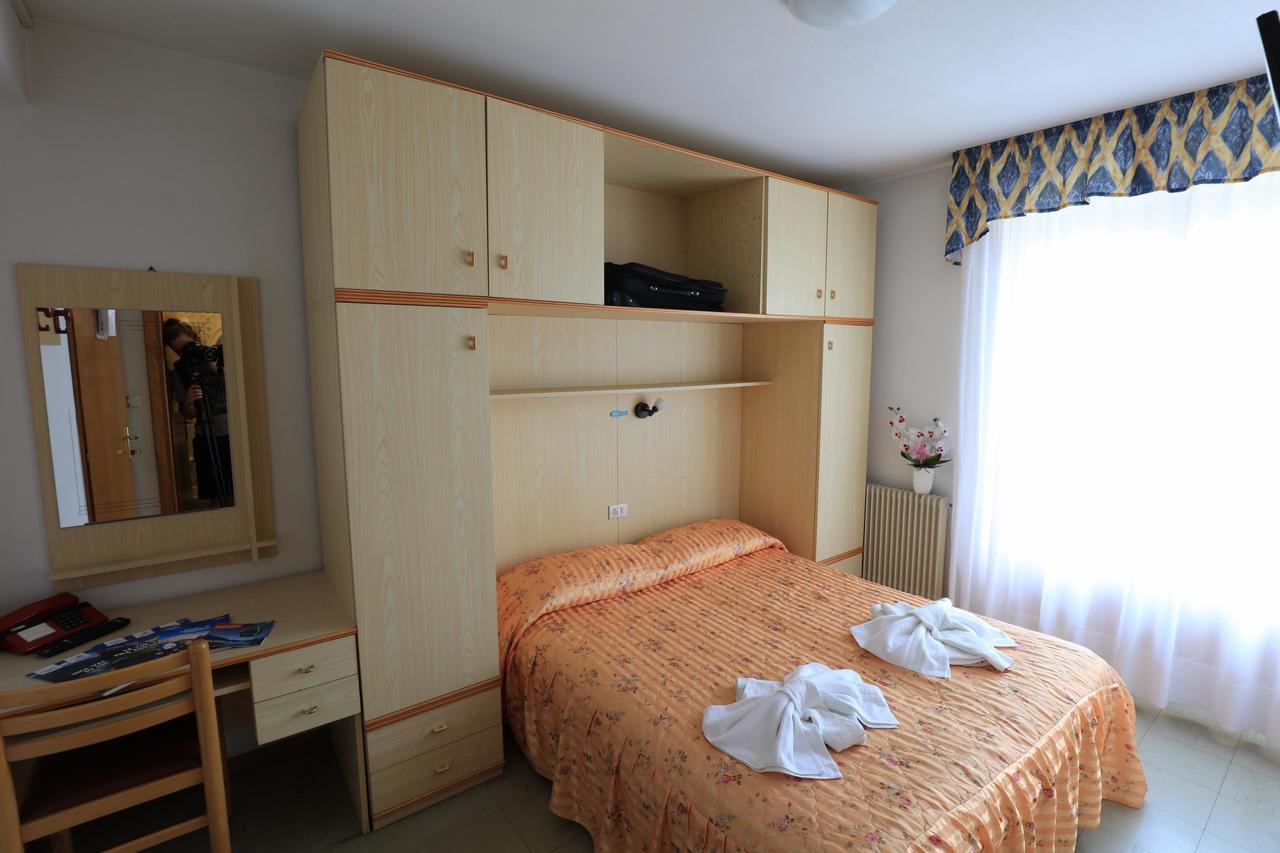 Aurora Hotel 3*